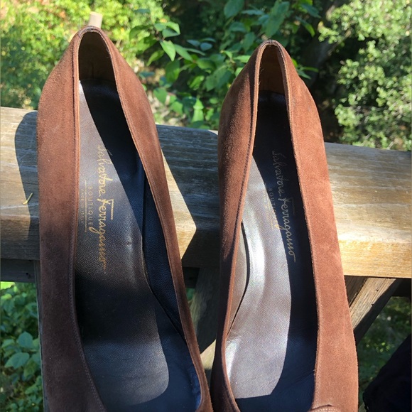 Salvatore Ferragamo Brown Heels Elegant Design size 10 Medium - Picture 7 of 8